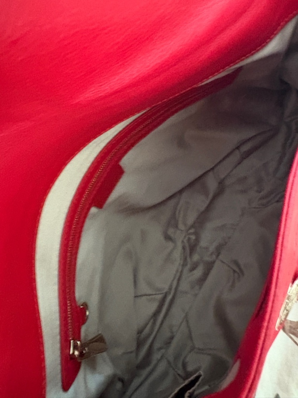 Versace Stunning Red Shoulder Bag with Gold Chain and Back Pocket - Picture 6 of 10